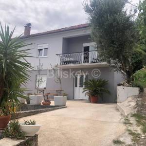 Prodaja, o. Ugljan, Kali, samotojeća kuća, parking, blizina plaže