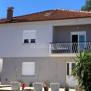 Prodaja, o. Ugljan, Kali, samotojeća kuća, parking, blizina plaže