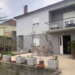 Prodaja, o. Ugljan, Kali, samotojeća kuća, parking, blizina plaže