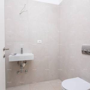 Prodaja obiteljske stambene kuće s bazenom, blizina Poreča!