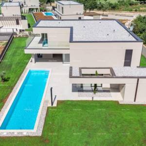 Prodaja obiteljske stambene kuće s bazenom, blizina Poreča!