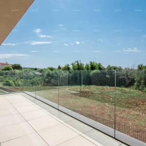 Prodaja obiteljske stambene kuće s bazenom, blizina Poreča!