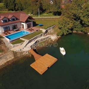 Prodaja, Ogulin, jezero Sabljaci, predivna vila s bazenom 