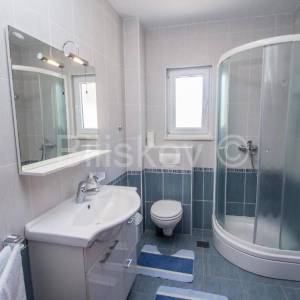 Prodaja, Okrug Gornji, stan s pogledom na more