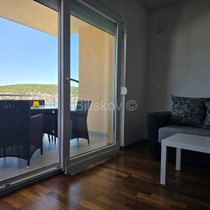 Prodaja, Okrug Gornji, stan s pogledom na more