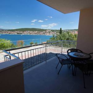 Prodaja, Okrug Gornji, stan s pogledom na more