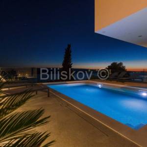 Prodaja, Omiš, luksuzna vila, pogled na more, bazen