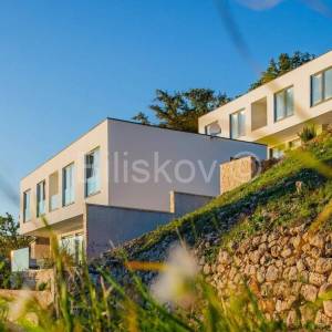 Prodaja, Omiš, luksuzna vila, bazen, sauna