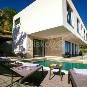 Prodaja, Omiš, luksuzna vila, bazen, sauna
