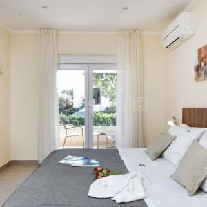 Prodaja, Otok Pag, Novalja, luksuzna vila s bazenom