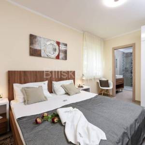 Prodaja, Otok Pag, Novalja, luksuzna vila s bazenom