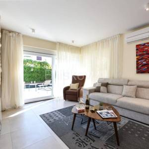 Prodaja, Otok Pag, Novalja, luksuzna vila s bazenom