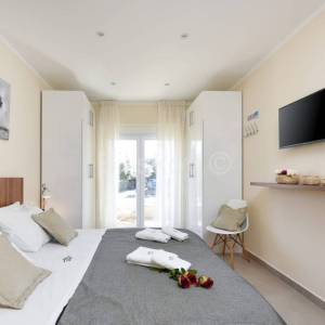 Prodaja, Otok Pag, Novalja, luksuzna vila s bazenom