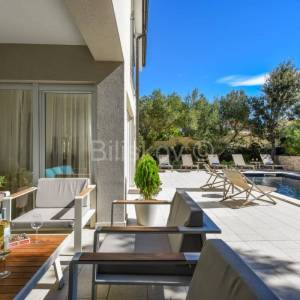 Prodaja, Otok Pag, Novalja, luksuzna vila s bazenom