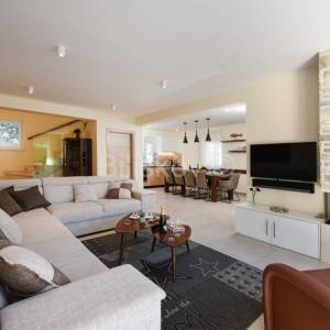 Prodaja, Otok Pag, Novalja, luksuzna vila s bazenom