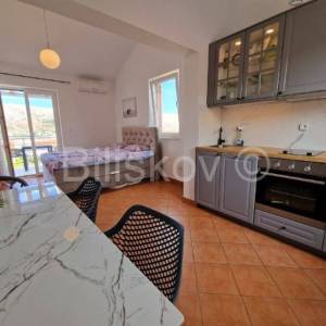 Prodaja, Pag, 2 apartmana, pogled na more, parking