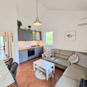 Prodaja, Pag, 2 apartmana, pogled na more, parking