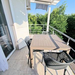 Prodaja, Pag, 2 apartmana, pogled na more, parking