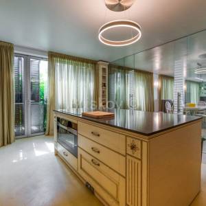 Prodaja, Pantovčak, luksuzna vila, bazen, sauna, garaža