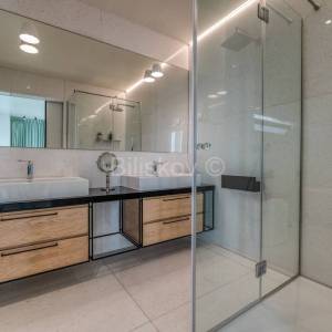 Prodaja, Pantovčak, luksuzna vila, bazen, sauna, garaža