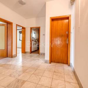 Prodaja, Pantovčak, samostojeća kuća, 2 GPM, 5 VPM, balkon