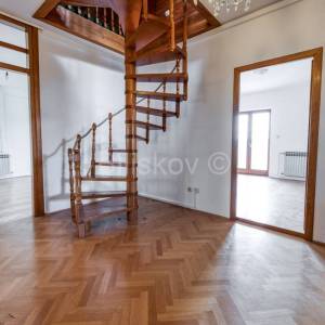 Prodaja, Pantovčak, samostojeća kuća, 2 GPM, 5 VPM, balkon