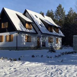 Prodaja, Plitvička jezera, samostojeća kuća, 4 apartmana, parking