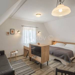 Prodaja, Plitvička jezera, samostojeća kuća, 4 apartmana, parking