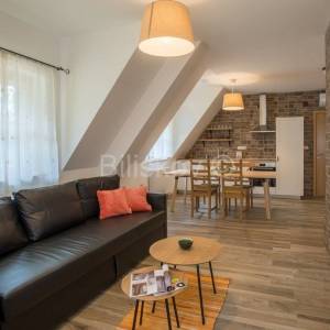 Prodaja, Plitvička jezera, samostojeća kuća, 4 apartmana, parking