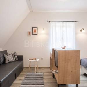 Prodaja, Plitvička jezera, samostojeća kuća, 4 apartmana, parking