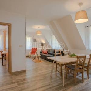 Prodaja, Plitvička jezera, samostojeća kuća, 4 apartmana, parking