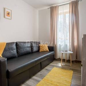 Prodaja, Plitvička jezera, samostojeća kuća, 4 apartmana, parking