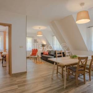 Prodaja, Plitvička jezera, samostojeća kuća, 4 apartmana, parking