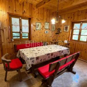 Prodaja, Plitvička jezera,šarmantna kuća 240 m2, bazen, sauna, parking