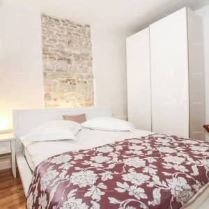 Prodaja predivne, moderno opremljene i renovirane istarske kamene kuće, Bale!