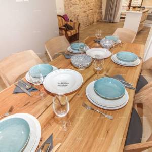 Prodaja predivne, moderno opremljene i renovirane istarske kamene kuće, Bale!