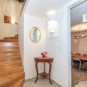 Prodaja predivne, moderno opremljene i renovirane istarske kamene kuće, Bale!