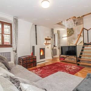 Prodaja predivne, moderno opremljene i renovirane istarske kamene kuće, Bale!