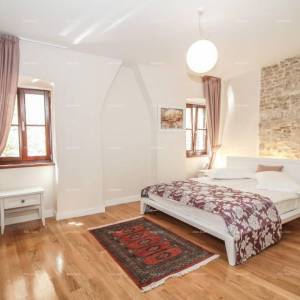 Prodaja predivne, moderno opremljene i renovirane istarske kamene kuće, Bale!