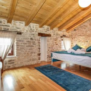 Prodaja predivne, moderno opremljene i renovirane istarske kamene kuće, Bale!