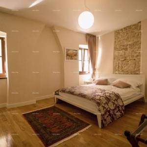 Prodaja predivne, moderno opremljene i renovirane istarske kamene kuće, Bale!