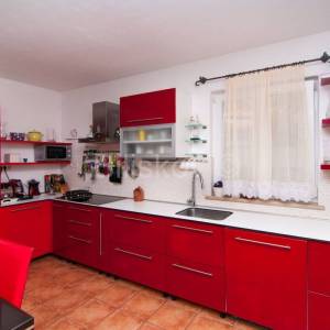 Prodaja, prekrasna kuća, Mirca, otok Brač