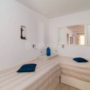 Prodaja, prekrasna kuća, Mirca, otok Brač