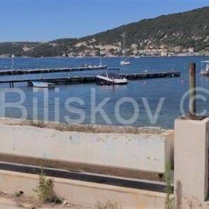 Prodaja Rab poslovni objekt - restoran prvi red do mora