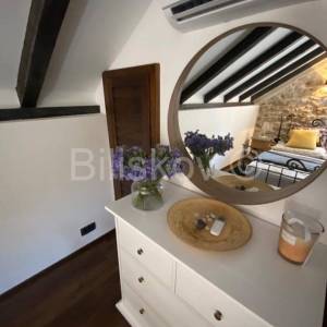 Prodaja, renovirana kamena kuća u nizu, Kaštel Lukšić,80 m2