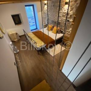 Prodaja, renovirana kamena kuća u nizu, Kaštel Lukšić,80 m2