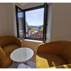 Prodaja, renovirani hotel u okolici Šibenika, 40m od mora