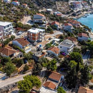 Prodaja, Rogoznica, Dvornica, nedovršena kuća 40m od mora