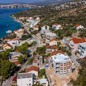 Prodaja, Rogoznica, Dvornica, nedovršena kuća 40m od mora