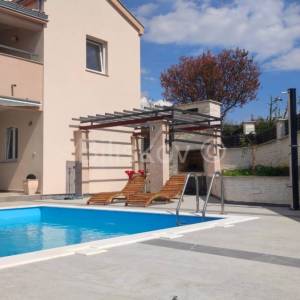 Prodaja, Rovanjska, novoizgrađena kuća s bazenom, blizina mora